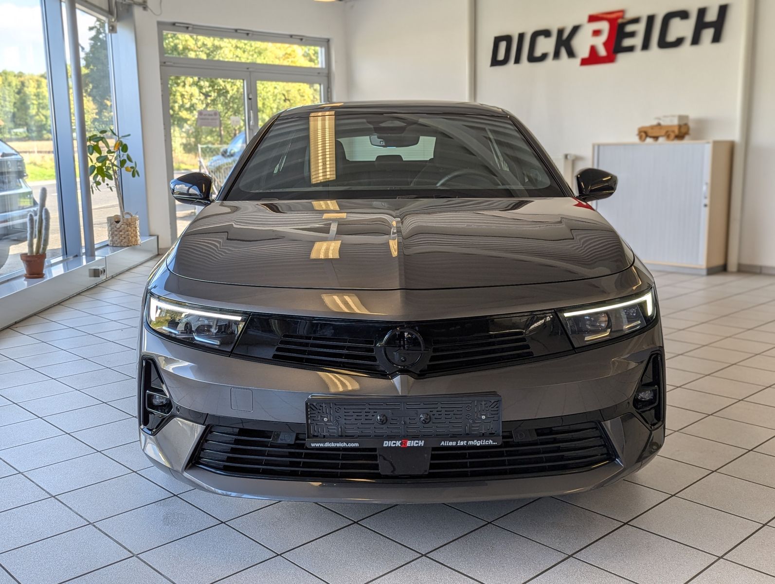 OPEL Astra 1.2 Ultimate Leder-Nappa Sitzlüft AHK Pano - Image 2