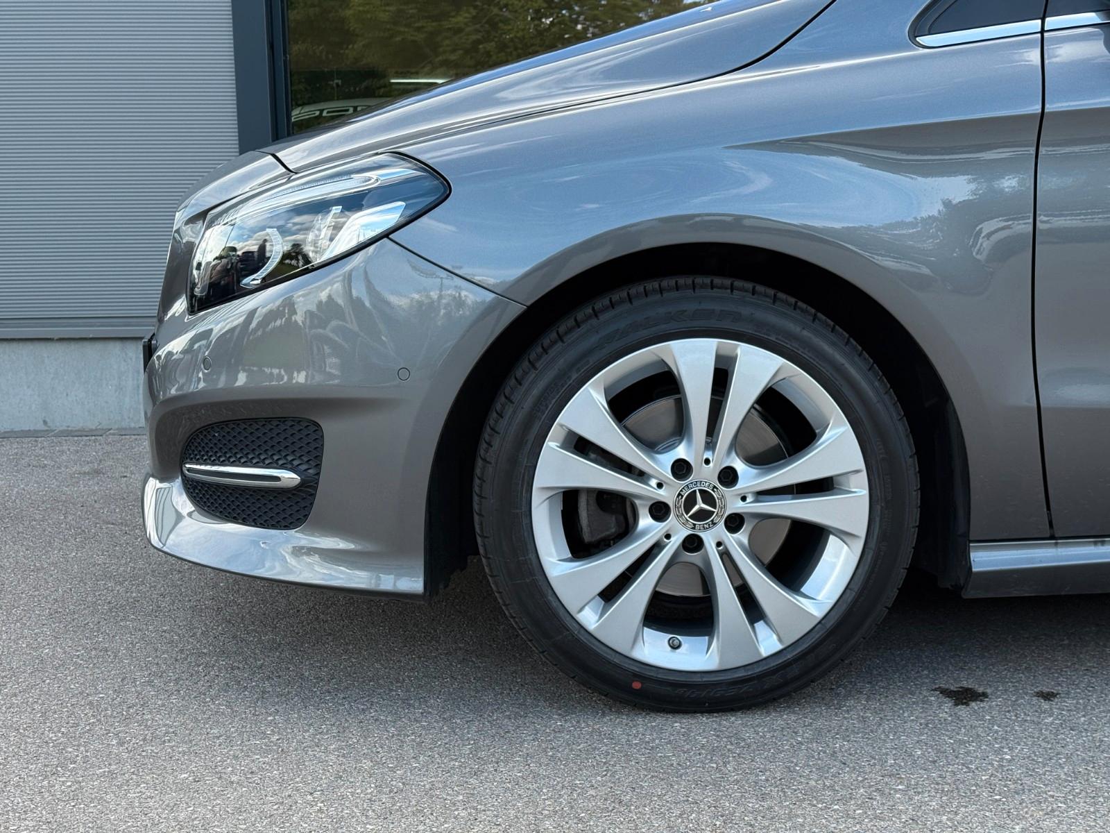Mercedes-Benz B 200 EDITION NAVI AHK KAMERA 1.HAND REIFEN NEU!