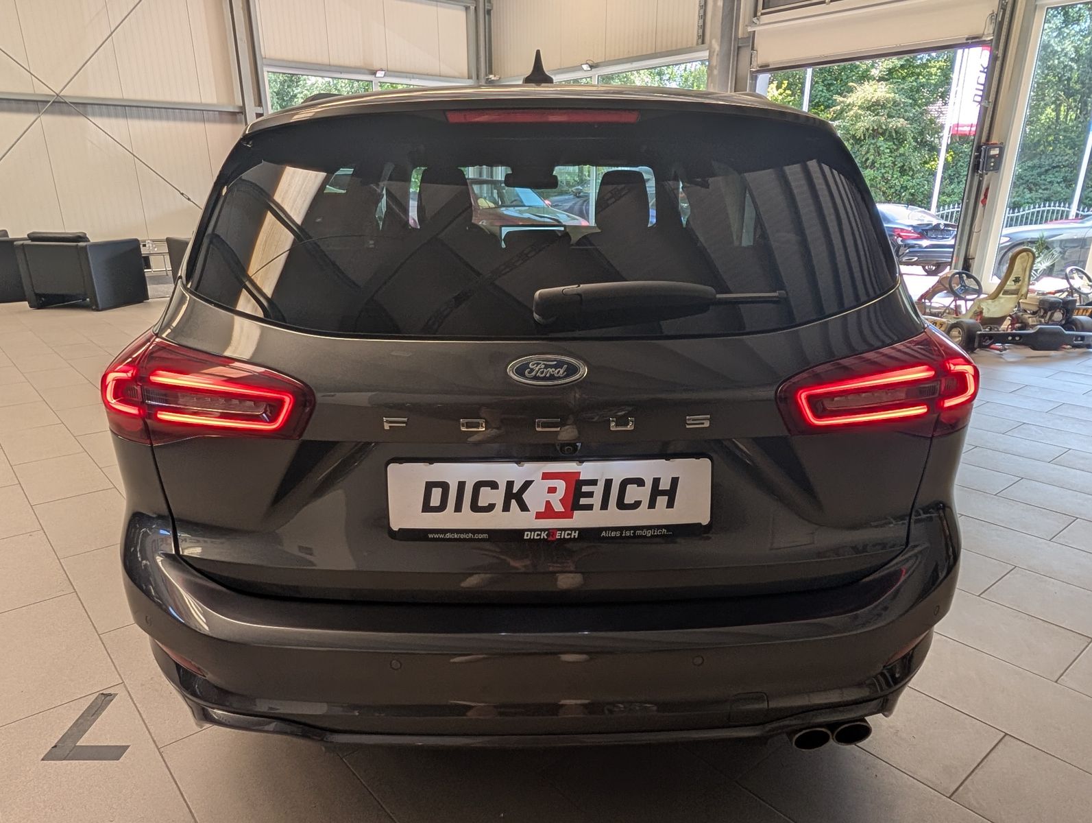 Fahrzeugabbildung Ford Focus 1.0 EB ST-Line ACC LED CAM Styling WINTER