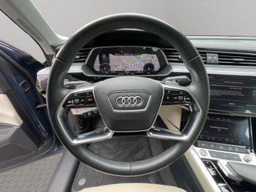 Audi Q8 e-tron - 12