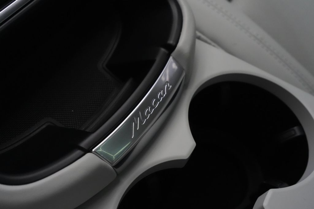 PORSCHE Macan S*CHRONO*PANO*PDLS+*ACC*360*BICOLOR*MEMORY PORSCHE Macan S*CHRONO*PANO*PDLS+*ACC*360*BICOLOR*MEMORY