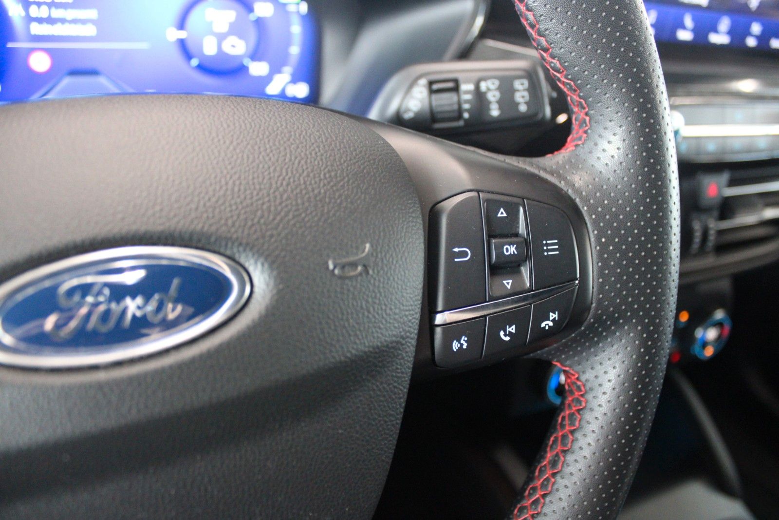 Fahrzeugabbildung Ford Kuga PHEV ST-Line X LED AHK 2xCam ACC WinterPak.