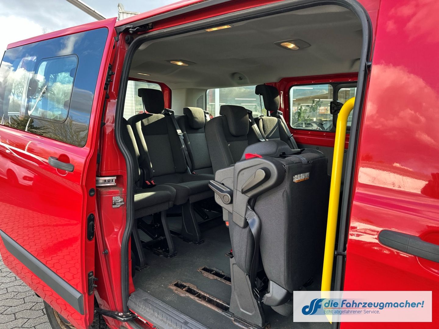 Fahrzeugabbildung Ford Transit Custom Kombi 300 L1 2.2 TDCi *1415