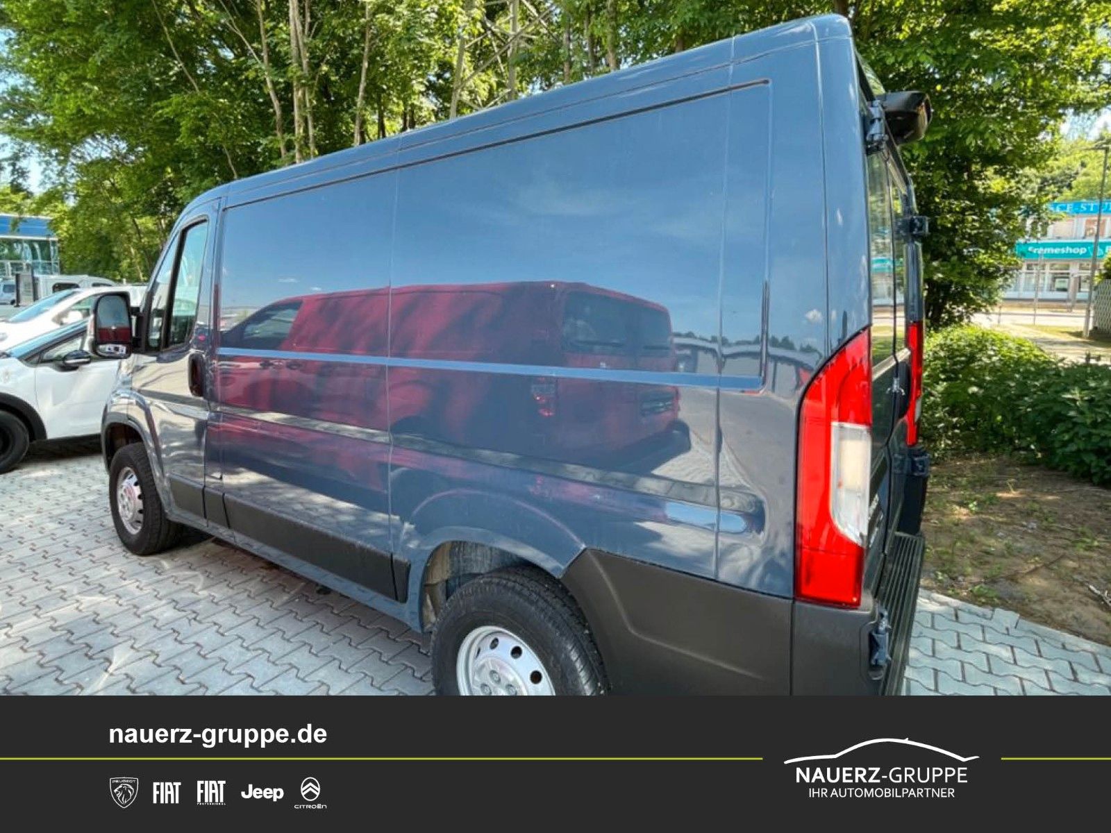 Fahrzeugabbildung Peugeot Boxer KW 328L1H1 Pro BlueHDI120