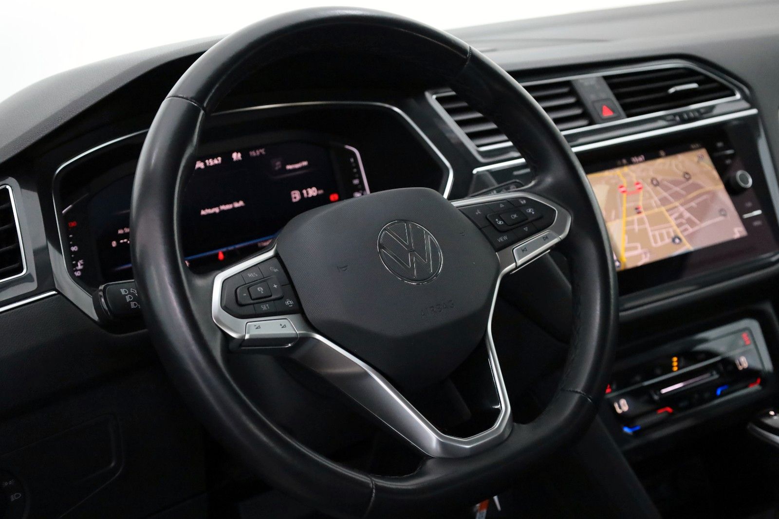 Fahrzeugabbildung Volkswagen Tiguan Allspace Move 4Motion,Navi,LED,Kamera,ACC