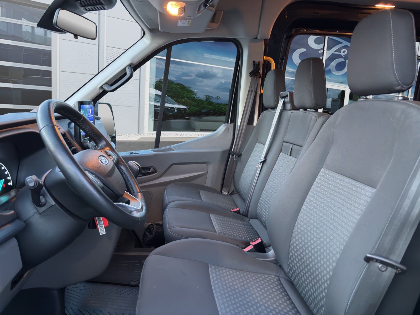 Fahrzeugabbildung Ford Transit 350 L2 Trend