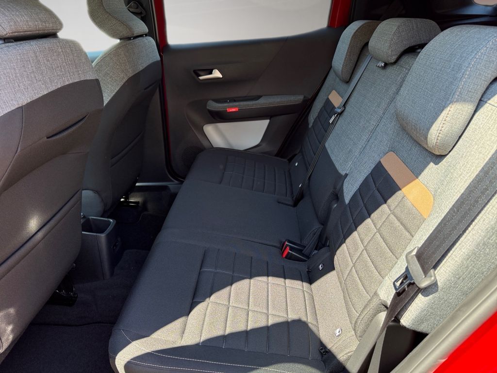 Fahrzeugabbildung Citroën C3 Aircross Turbo 100 PLUS 7-Sitzer