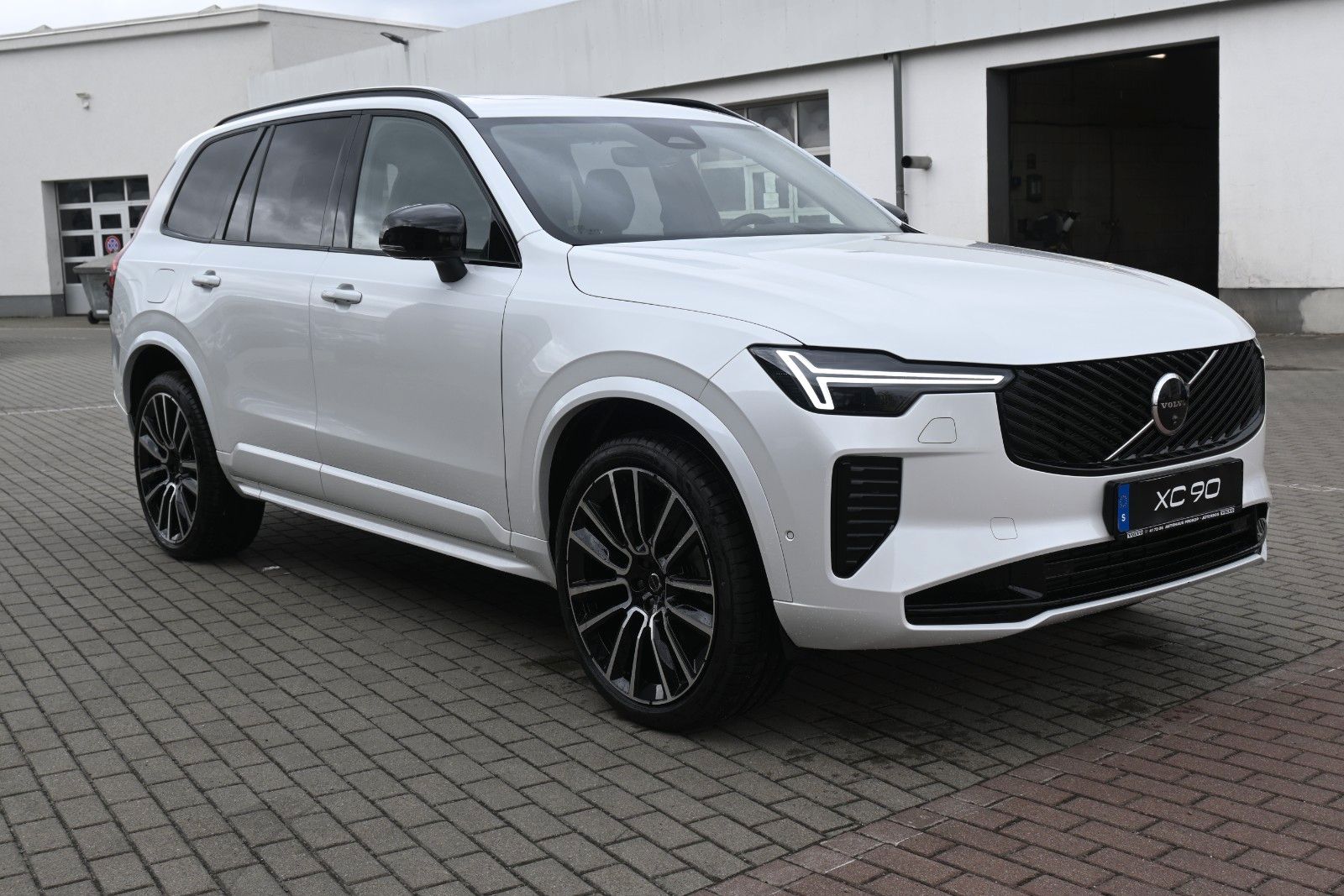 Fahrzeugabbildung Volvo XC90 T8 AWD Ultra Dark*STDHZG*360°*LUFT*B&W*ACC