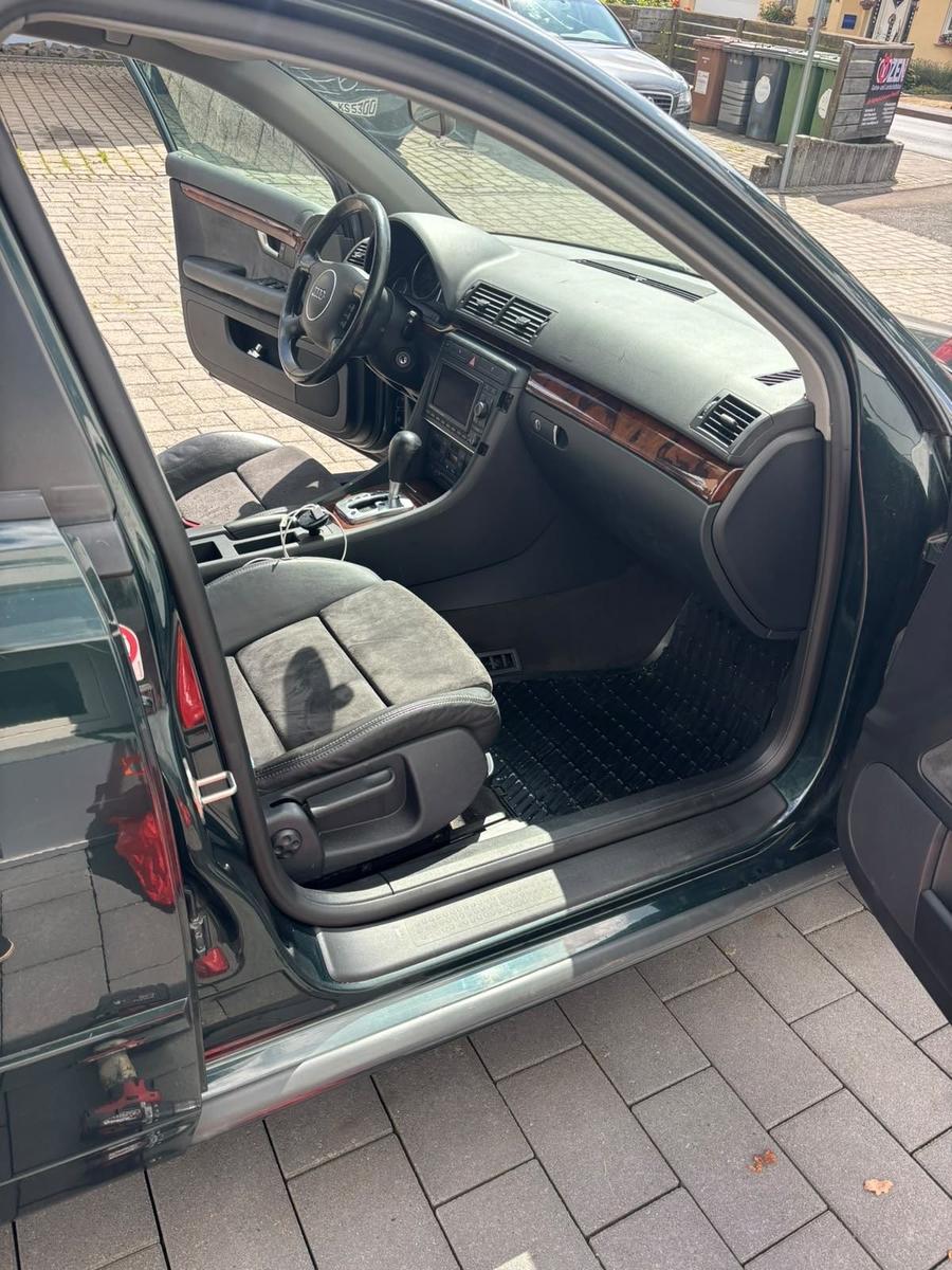 Audi A4 2004 — photo 6