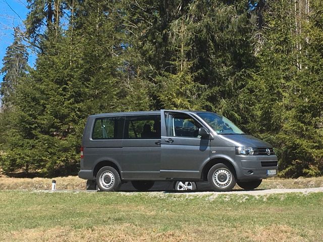 Volkswagen T5 Transporter/Kombi Fensterbus Bluemotion