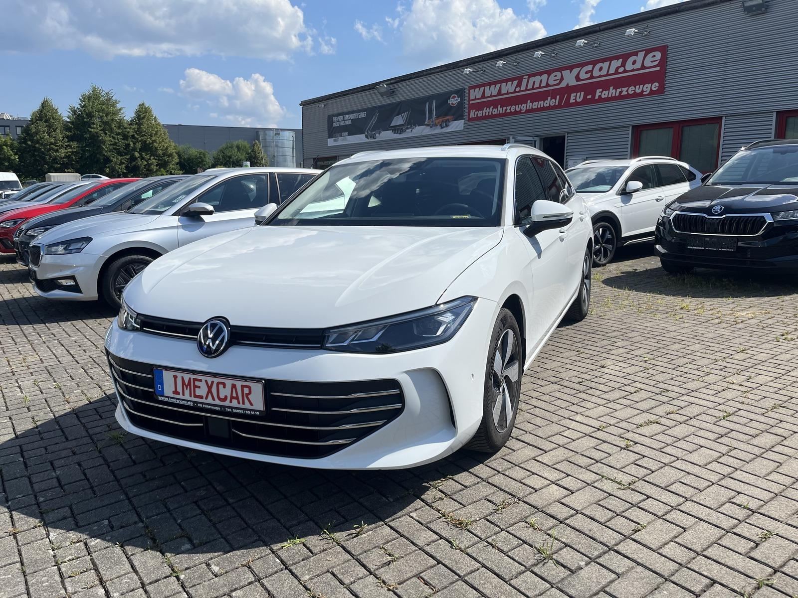 Volkswagen Passat Variant 1.5 eTSI DSG Business + AHK + Nav