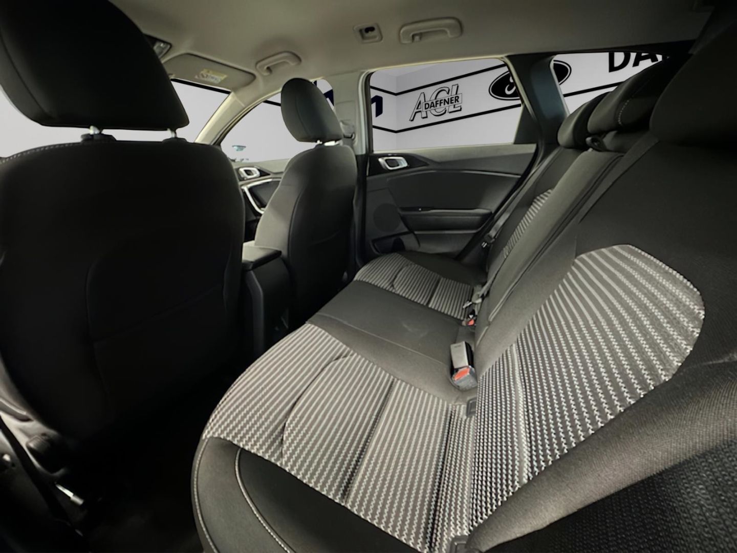 Fahrzeugabbildung Kia Ceed_sw Vision Navi SHZ Kamera SpurhalteASS DAB