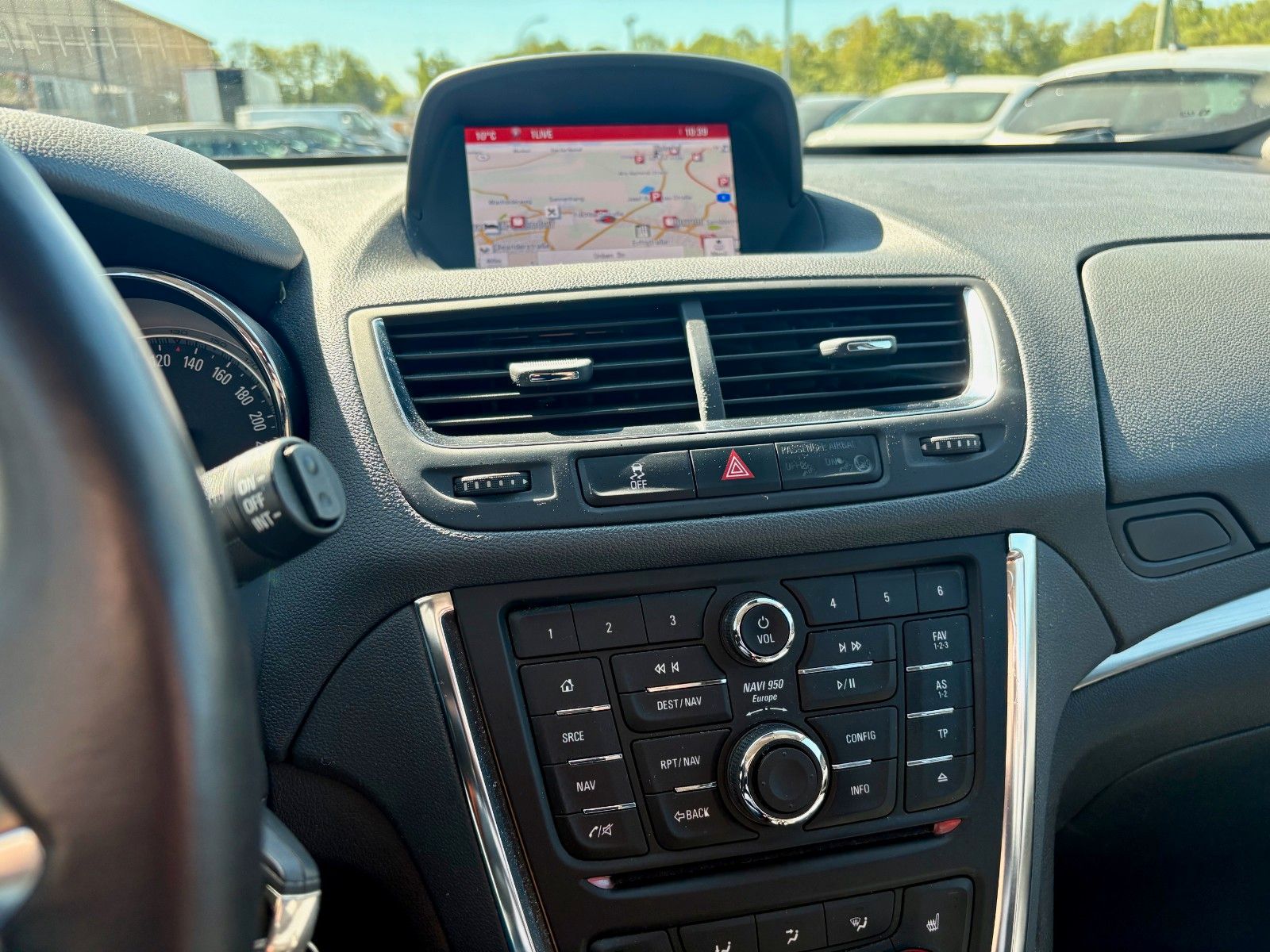 Fahrzeugabbildung Opel Mokka Innova ecoFlex 4x4 Navi Xenon Leder Kamera