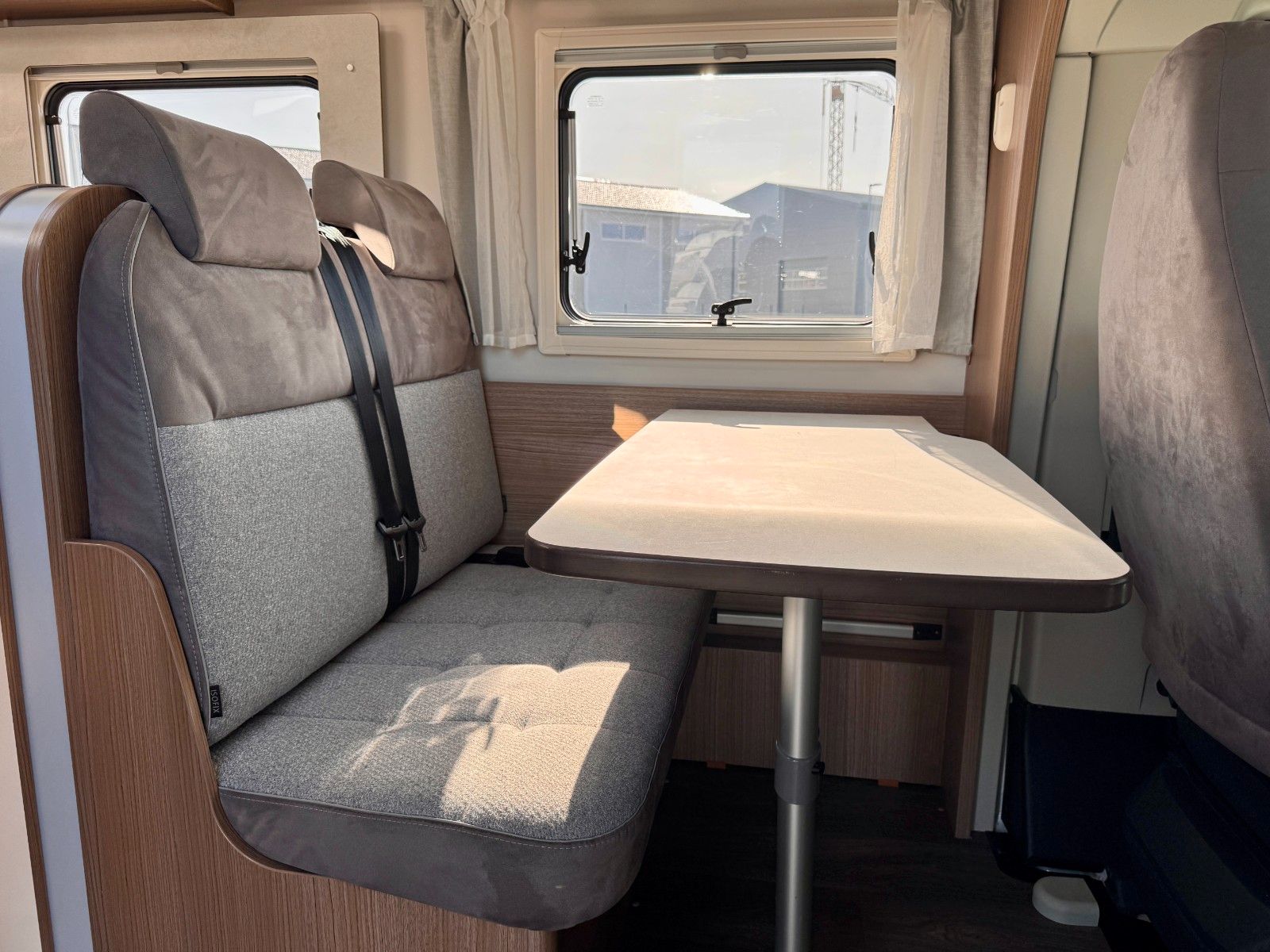 Fahrzeugabbildung Carado T338 *EDITION15 *HUBBETT *KLIMA *AHK