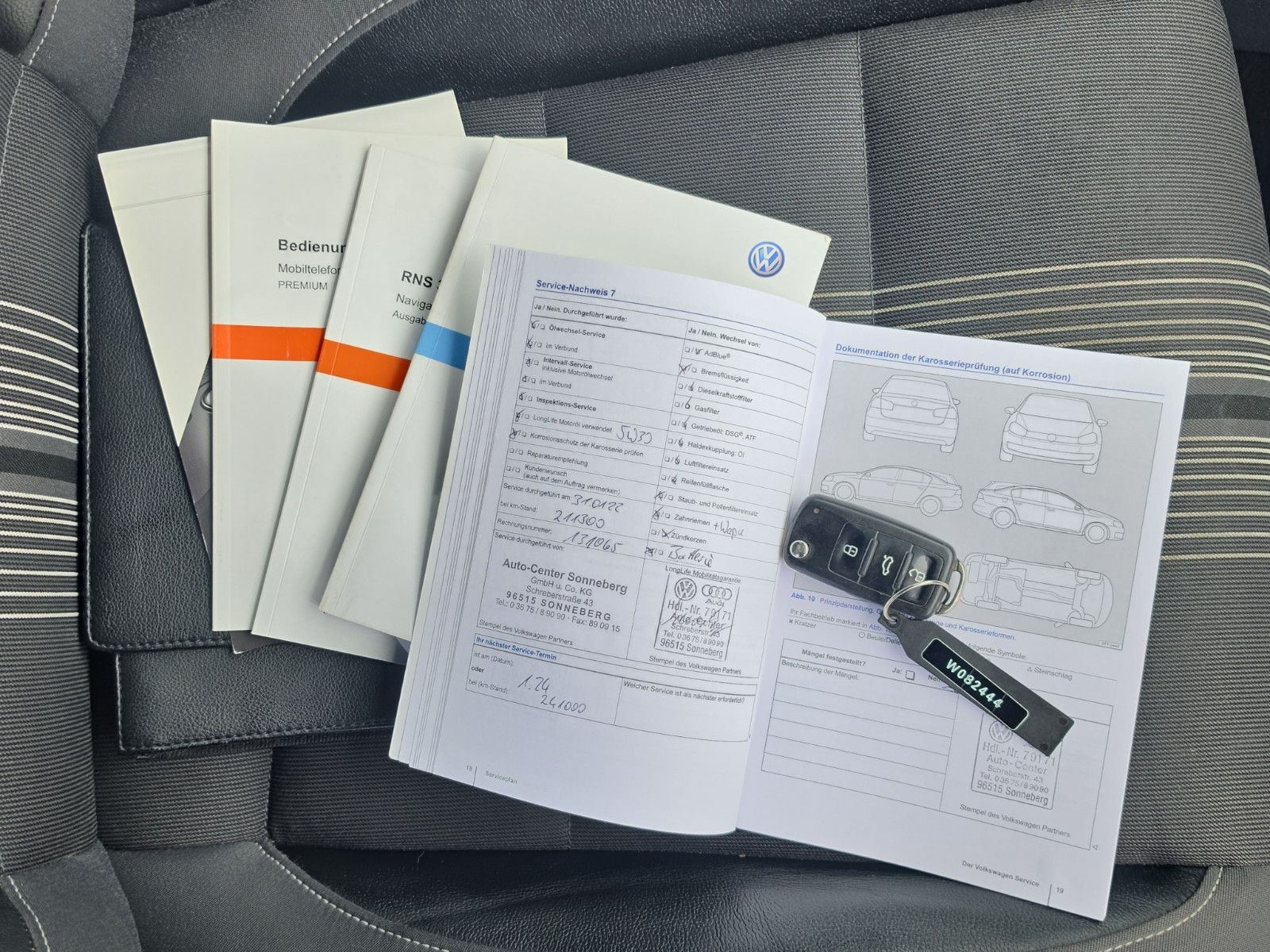 Fahrzeugabbildung Volkswagen Touran Match AUTOMATIK LEDER  PDC SHZ PDC