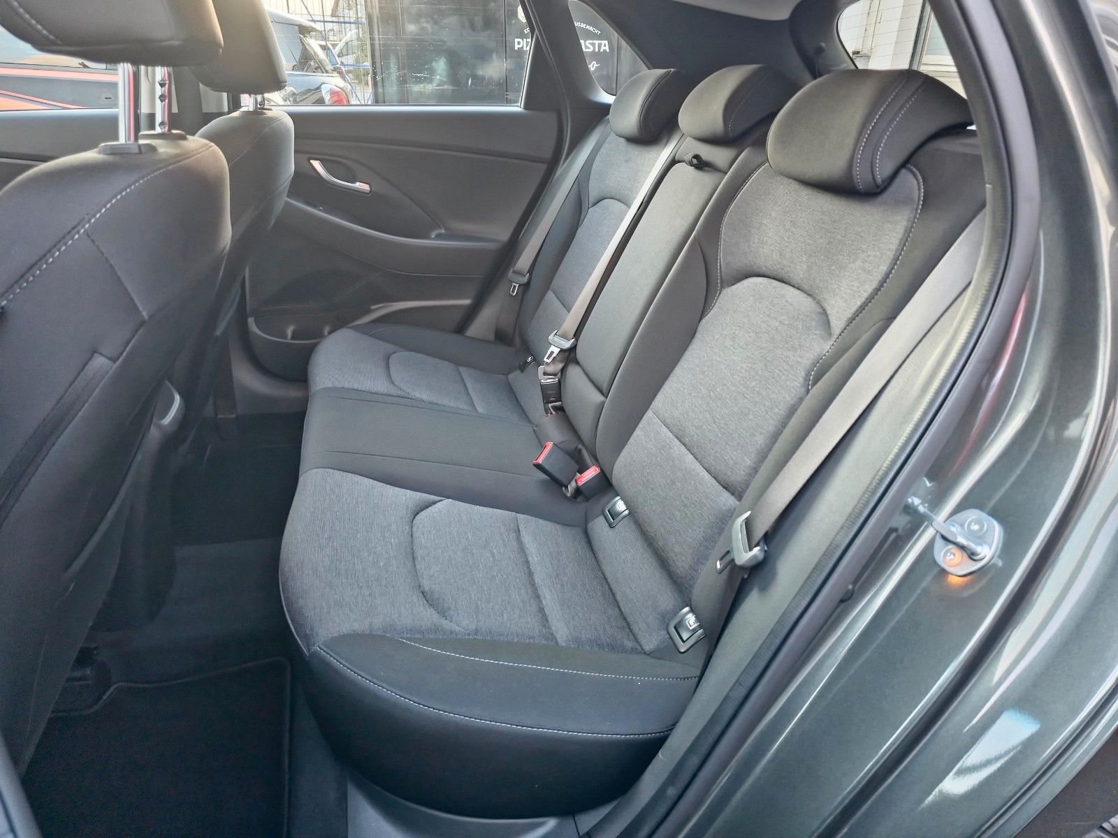 Hyundai i30 ,Mild-Hybrid,LED,Navi,Kamera,Alu,Automatik foto 18