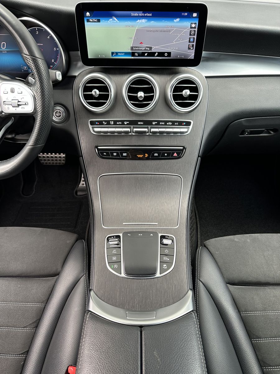 Fahrzeugabbildung Mercedes-Benz GLC 220d 4M 9G AMG-Line NAV+LED+SHZ+KAM+DIGDISPL
