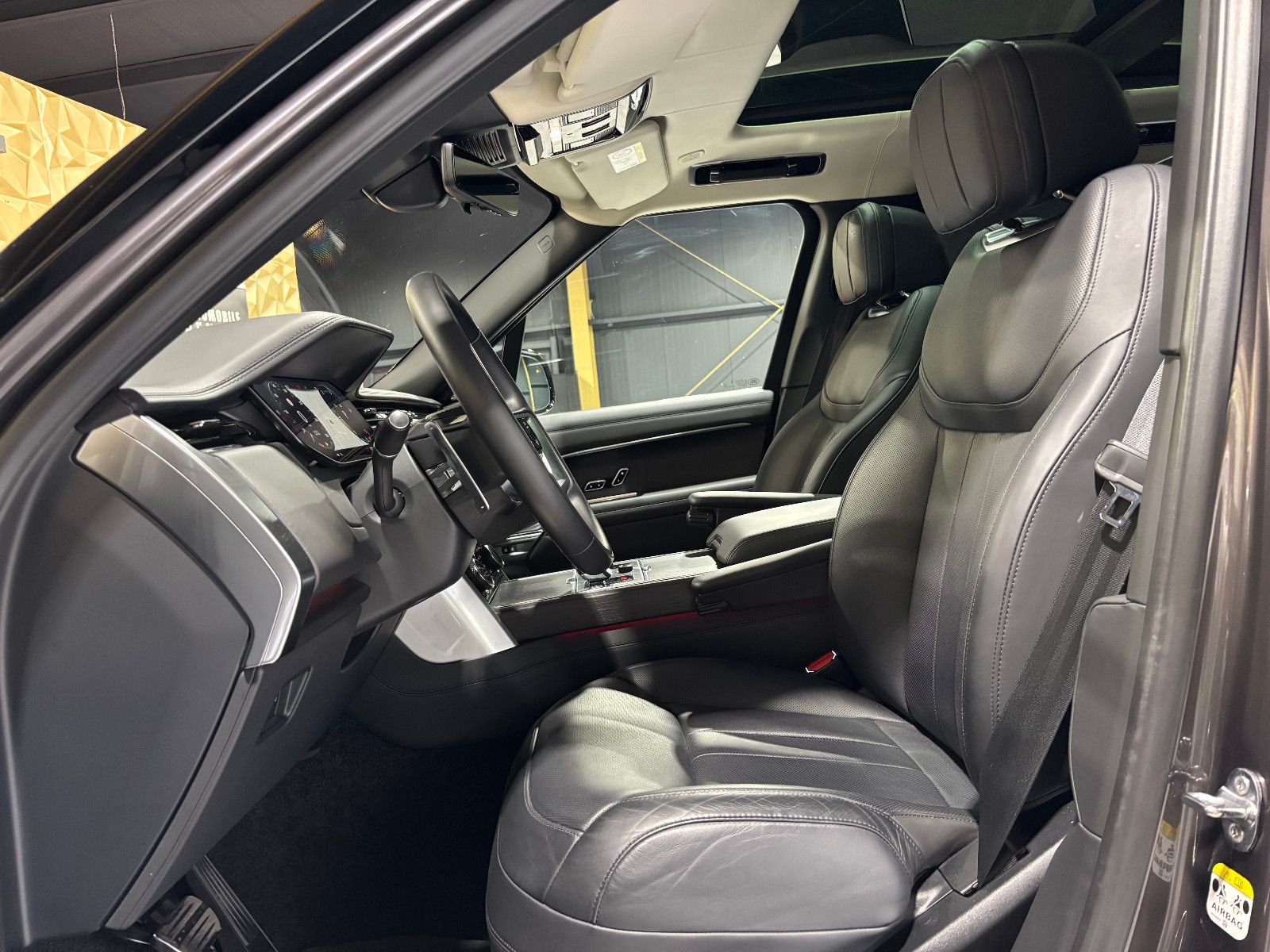 Fahrzeugabbildung Land Rover D350 First Edition/Autobiography/Fond-TV/VOLL