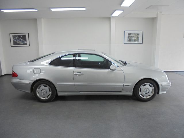 Mercedes-Benz CLK 200 KOMPRESSOR ELEGANCE Klima SD TÜV 03/2026