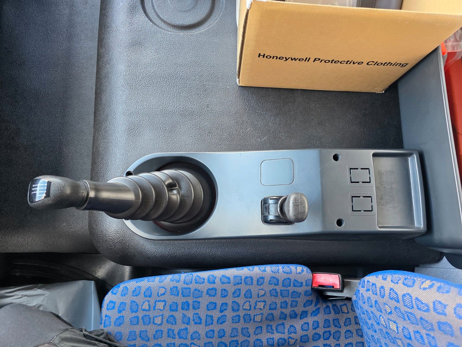 Fahrzeugabbildung MAN LE 8.150 Schaum-Löschfahrzeug 2.500L SLF 25/25
