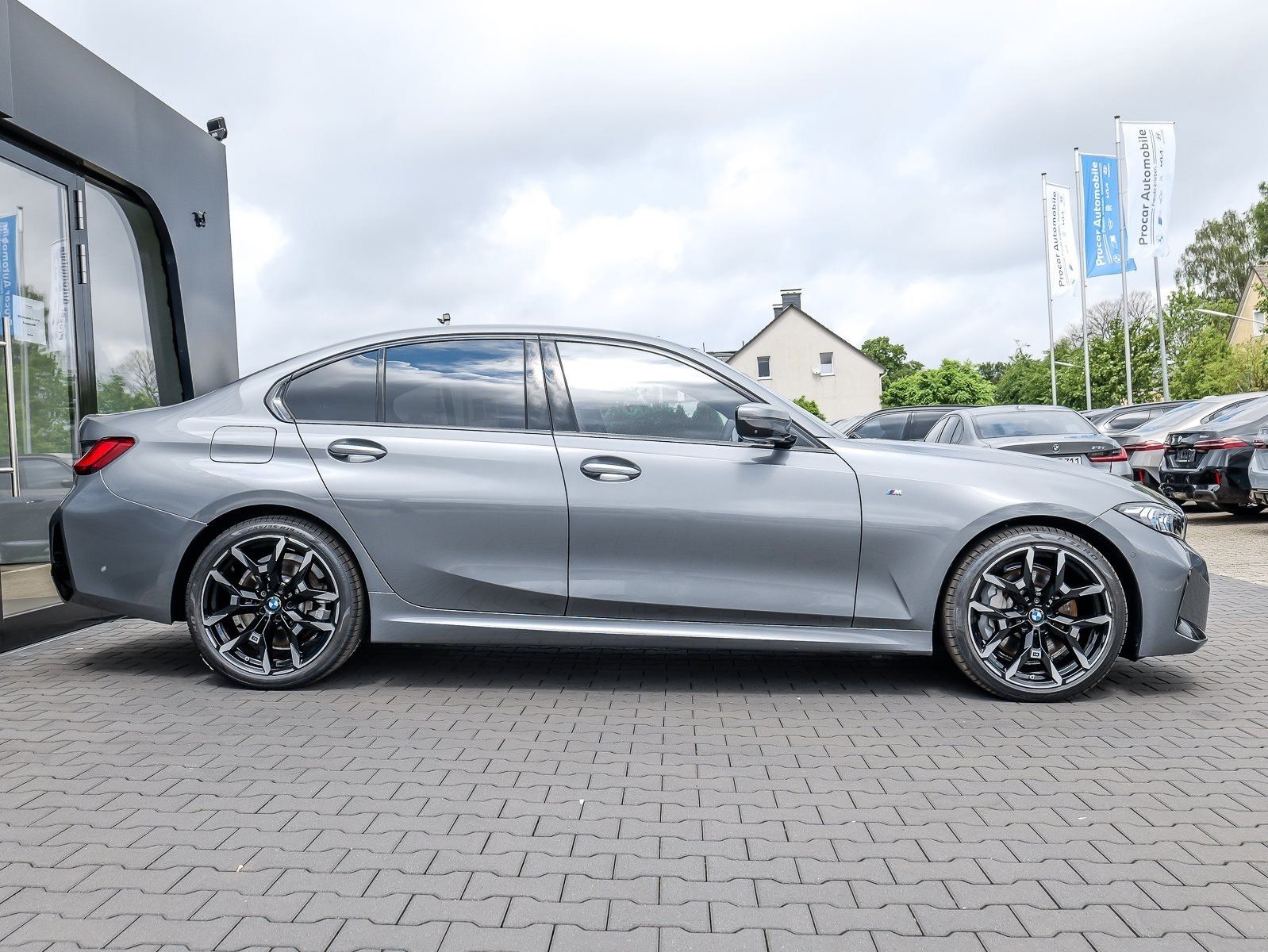 BMW 330 - Bild 10