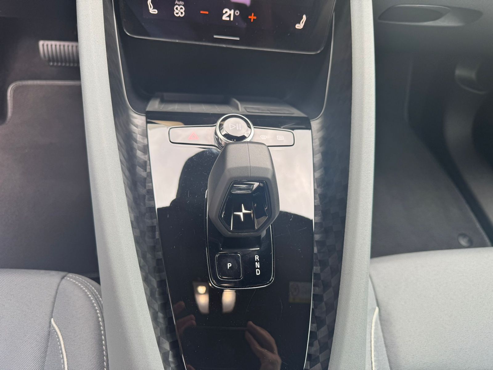 Fahrzeugabbildung Polestar 2 Long Range SM MEMO+LED+SHZ+ACC+DAB+360°+WP+19"