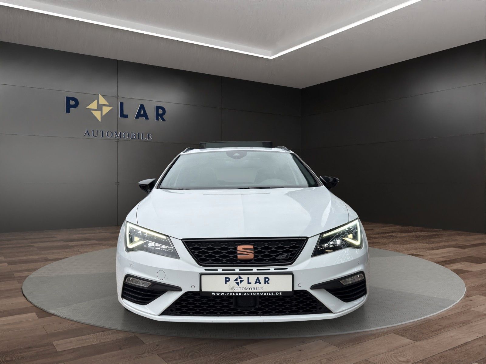 Fahrzeugabbildung SEAT LeonST Cupra*Pano*ACC*Soundsystem*Carplay*Allrad