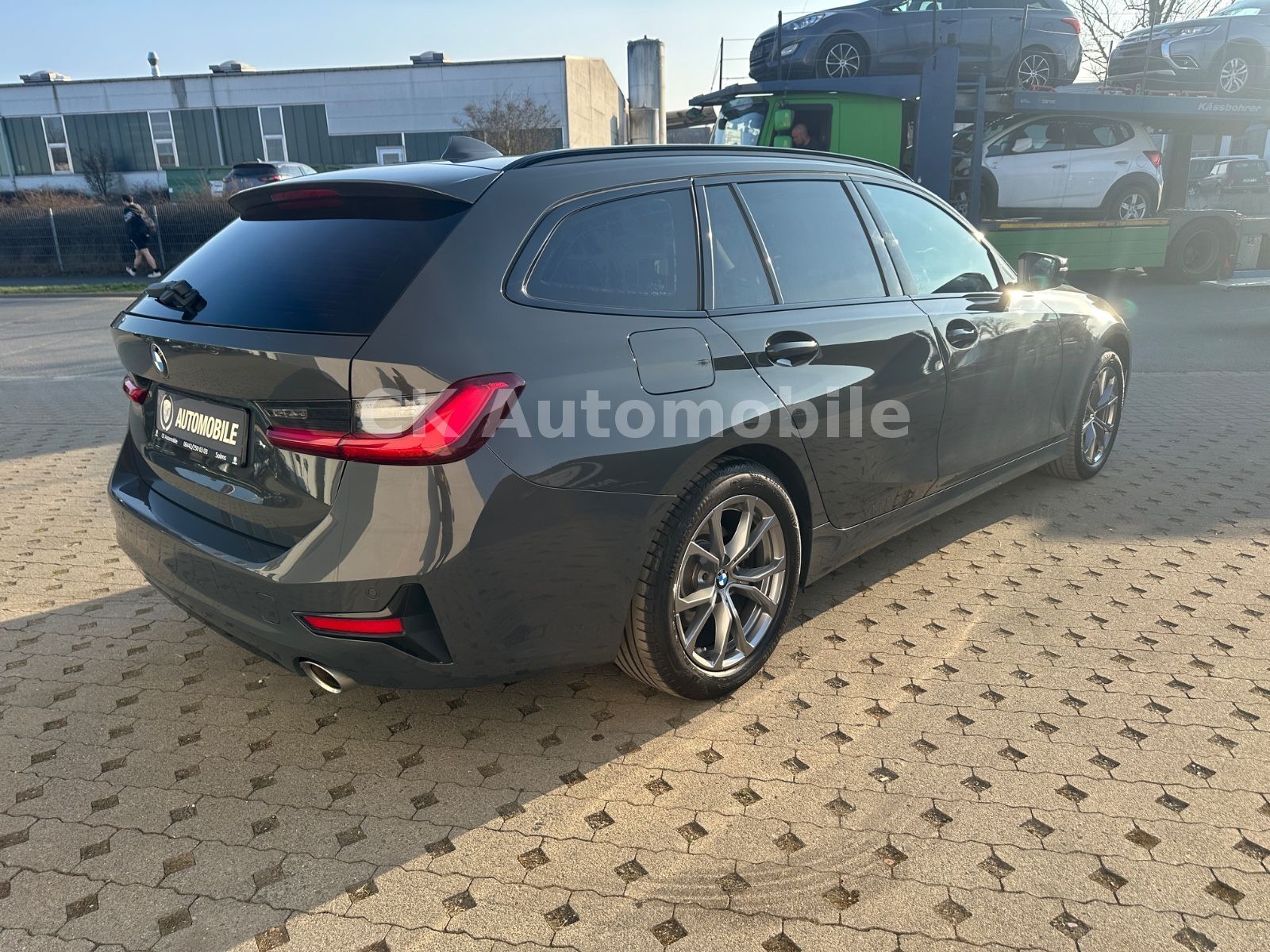 Fahrzeugabbildung BMW 320dxDrive Touring Sport-Line/Laser/Pano/ACC/AHK
