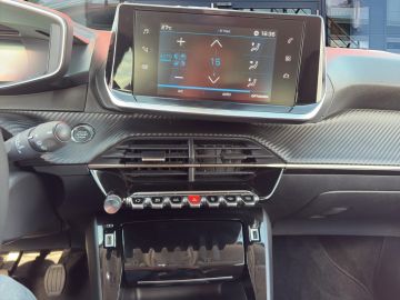 Peugeot 2008 Allure Pack 1.2 PT100 °LED°AACRFK°PDC°