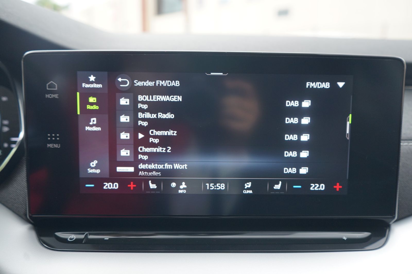 Skoda Octavia Combi 1.5 TSI First Edition LED Navi PDC foto 14