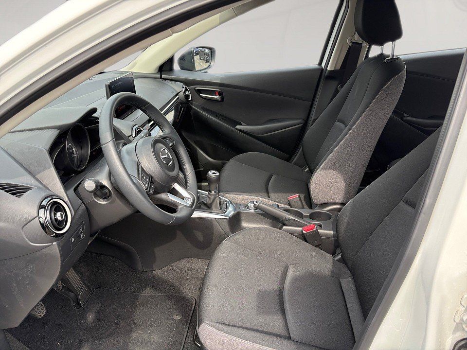 Fahrzeugabbildung Mazda 2 1.5i 75PS CENTER