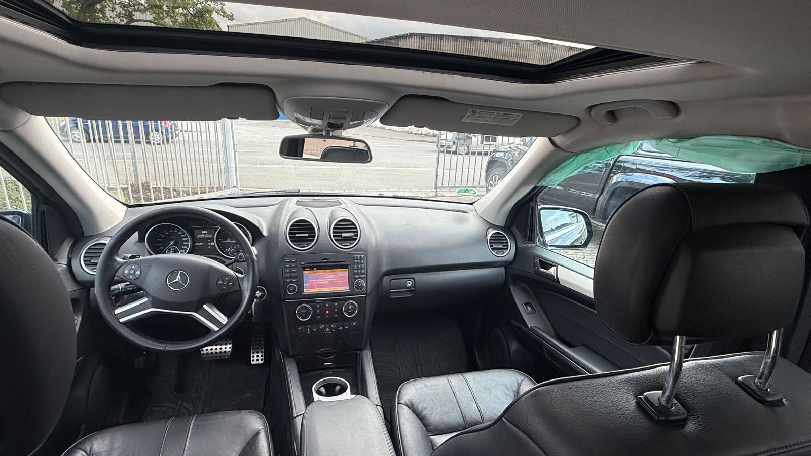Fahrzeugabbildung Mercedes-Benz ML 350 Cdi 4-Matic Sport Paket