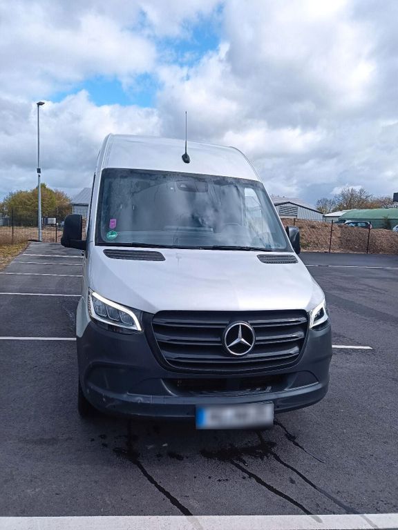 Image of Mercedes-Benz Sprinter