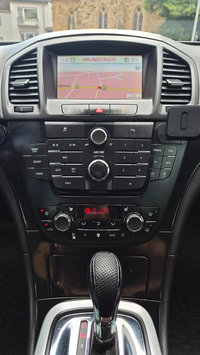 Opel Insignia 2012 — photo 21