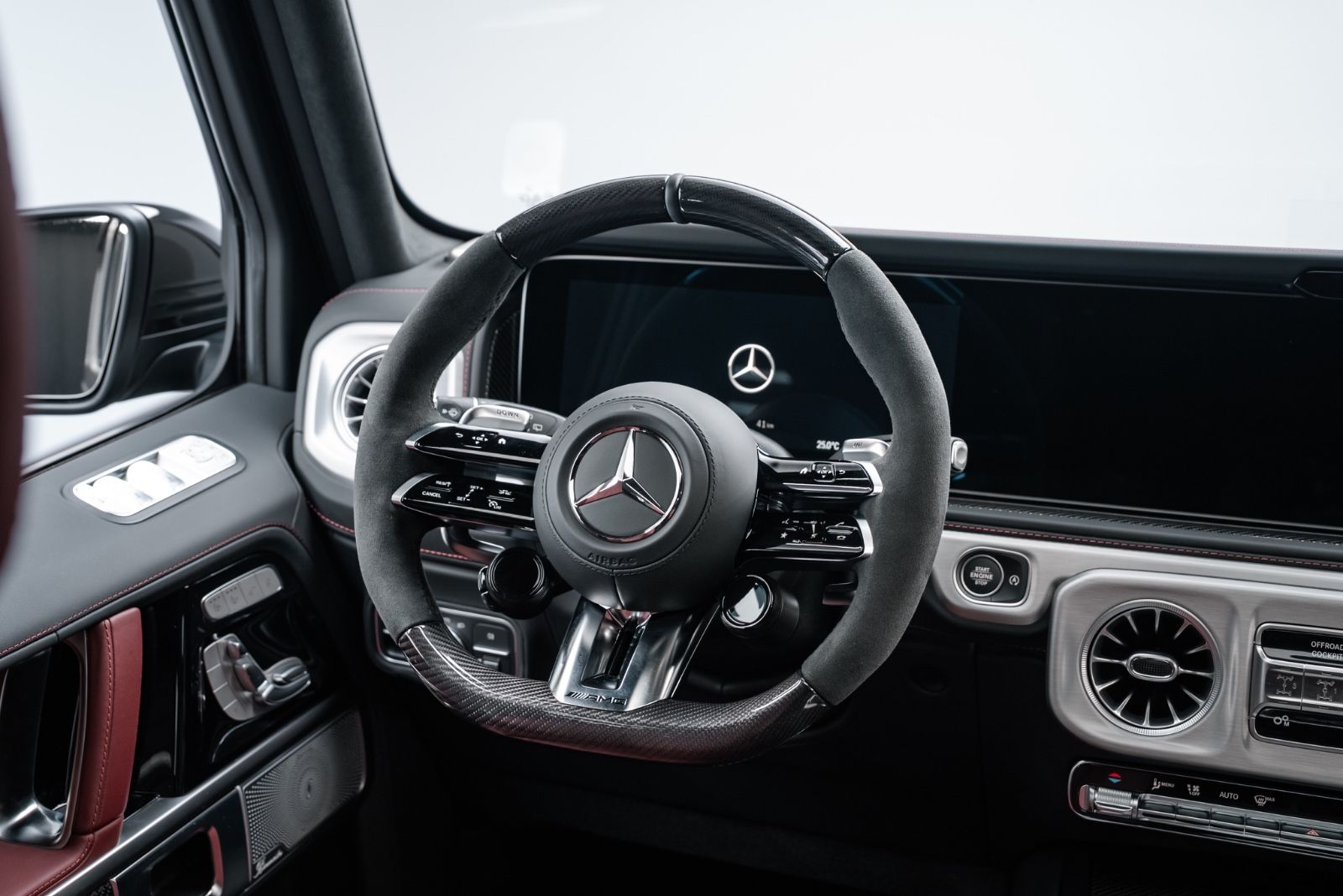 Fahrzeugabbildung Mercedes-Benz G 63/MY 2027/ SUPERIOR/CARBON