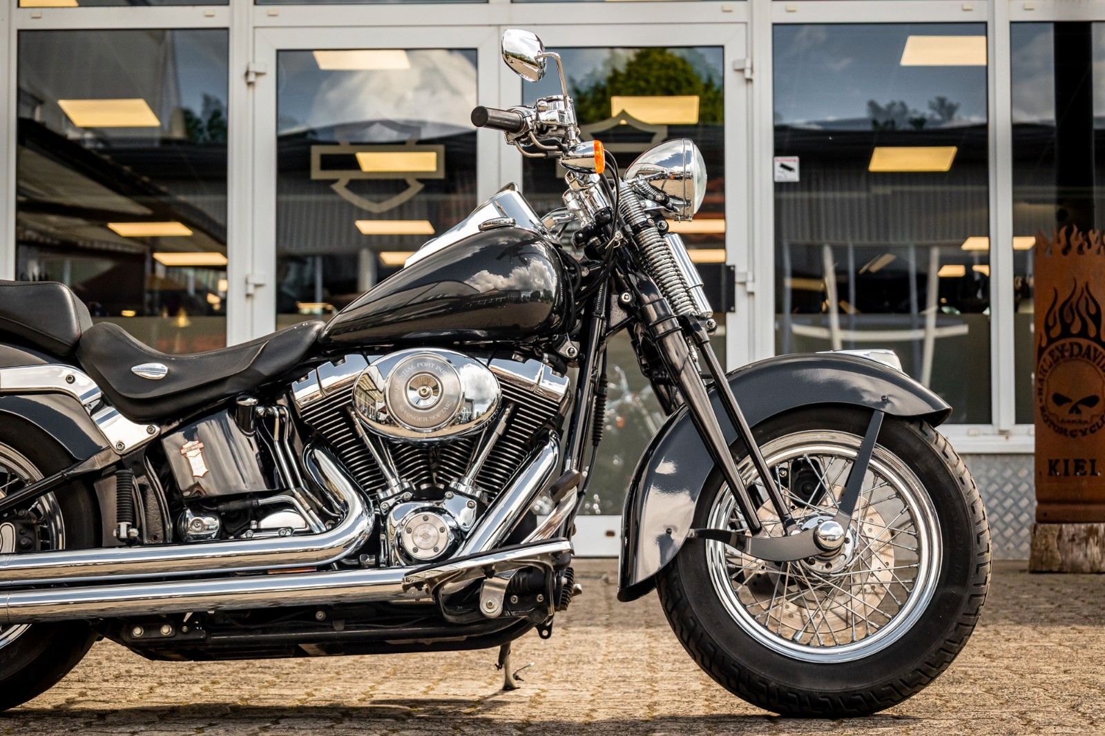 Fahrzeugabbildung Harley-Davidson FLSTSCI Springer Classic - Vance & Hines -