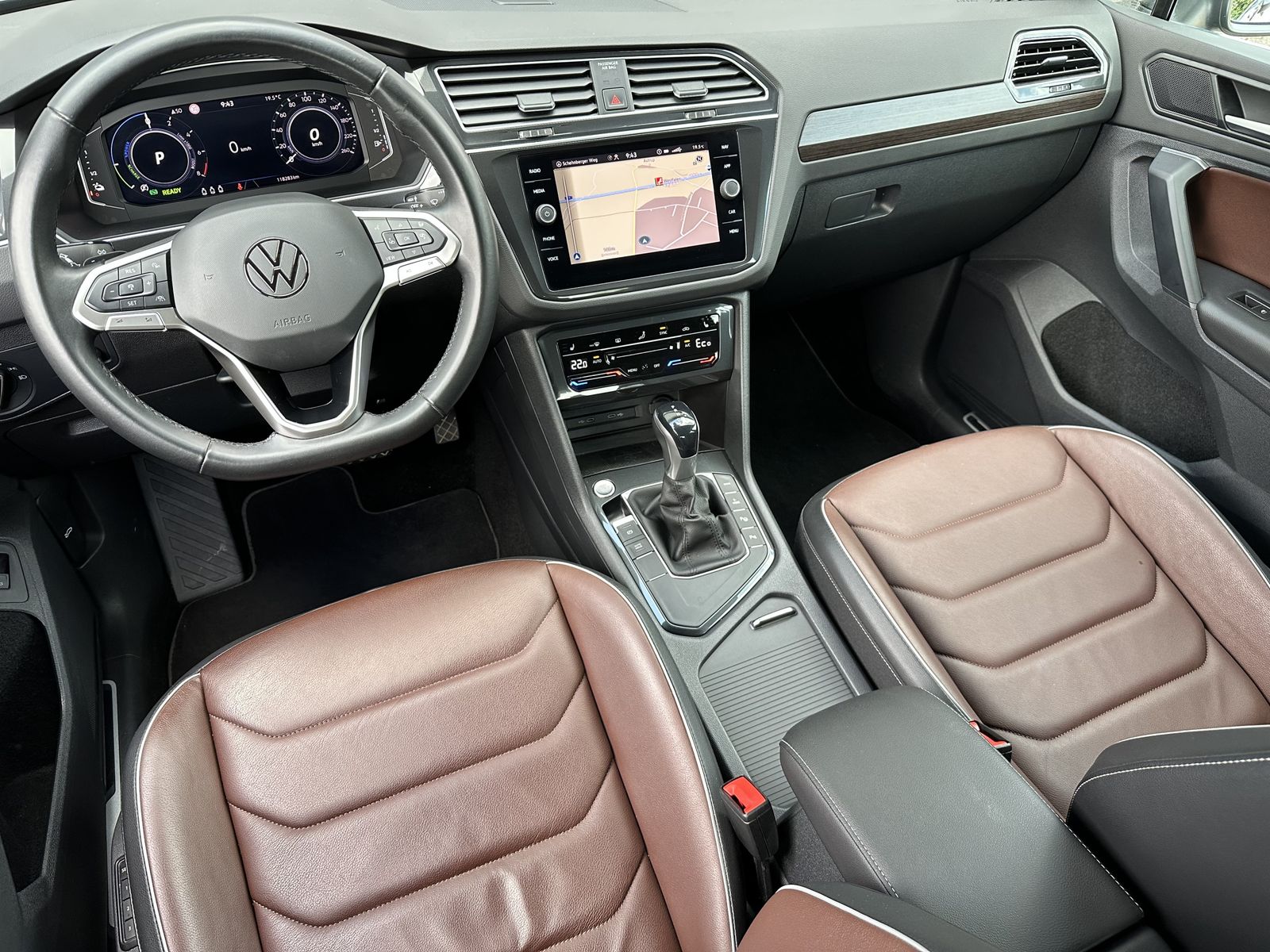 Fahrzeugabbildung Volkswagen Tiguan 1.4 eHybrid DSG Elegance NAV+LED+AHK+ACC