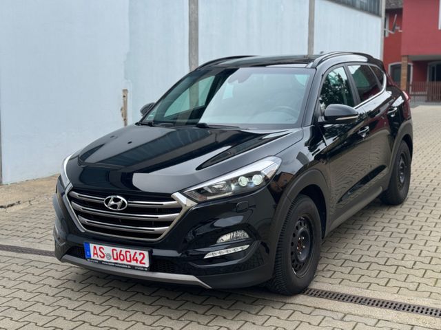 Hyundai Tucson Style 4WD Pano LED AHK Navi Kamera 8xberf