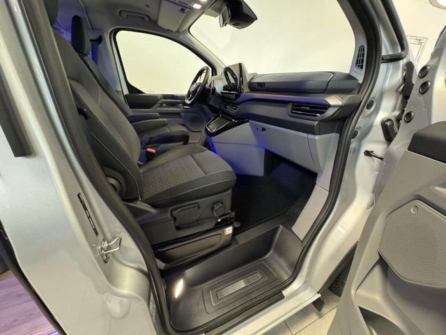 Fahrzeugabbildung Ford Tourneo Custom 2.0 320 L1 Nugget Titanium