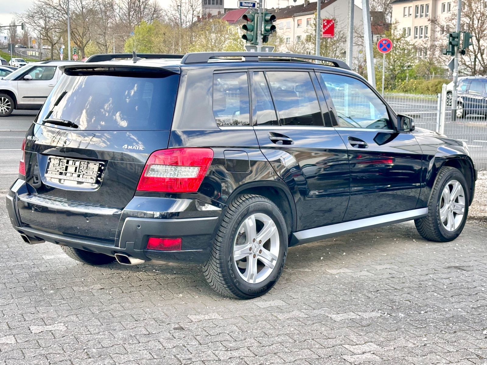 Fahrzeugabbildung Mercedes-Benz GLK 350 4MATIC*PANO+AHK+LEDER*