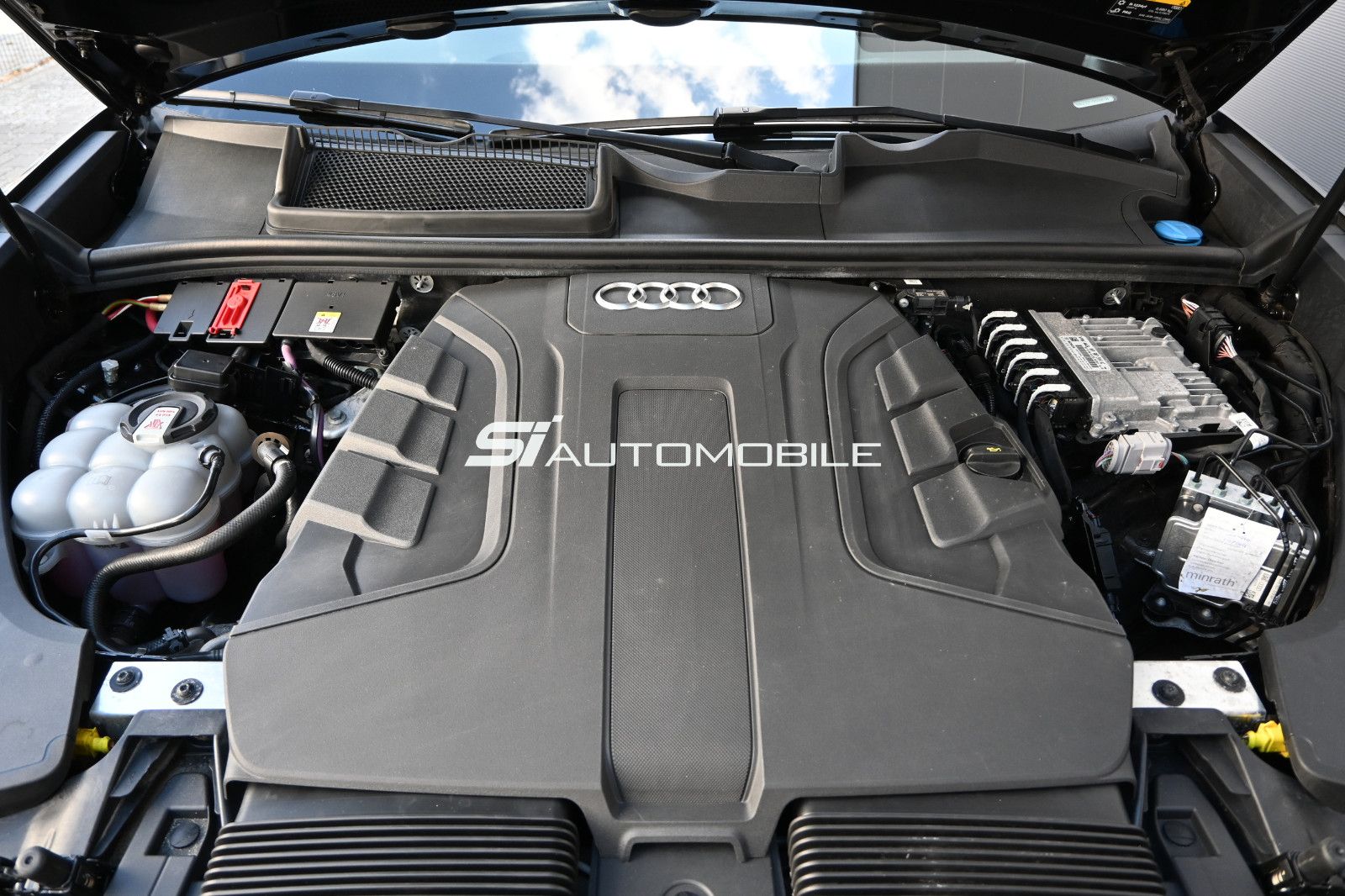 Fahrzeugabbildung Audi Q8 50 TDI qu S LINE COMPETITION PLUS °AHK°HUD°22