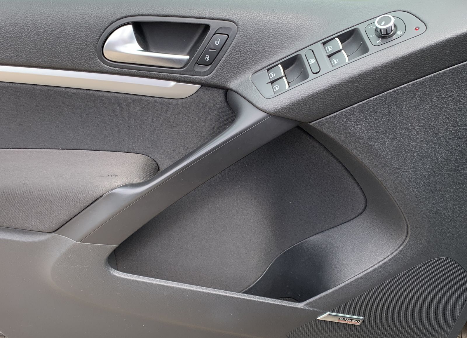 Fahrzeugabbildung Volkswagen Tiguan 1.4 TSI*Sport*AHK*STHZ*Tempomat*SHZ*