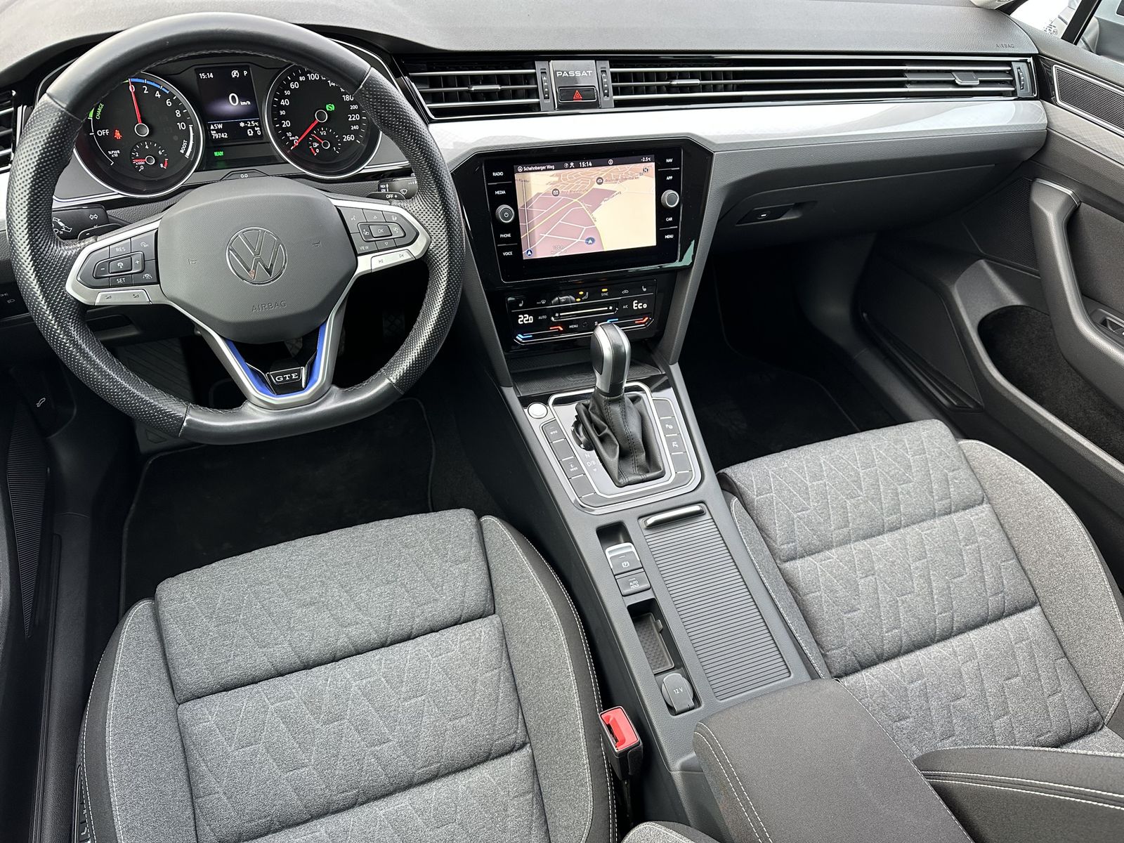 Fahrzeugabbildung Volkswagen Passat Variant GTE NAV+IQ-LIGHT+360°+STANDHEIZUN