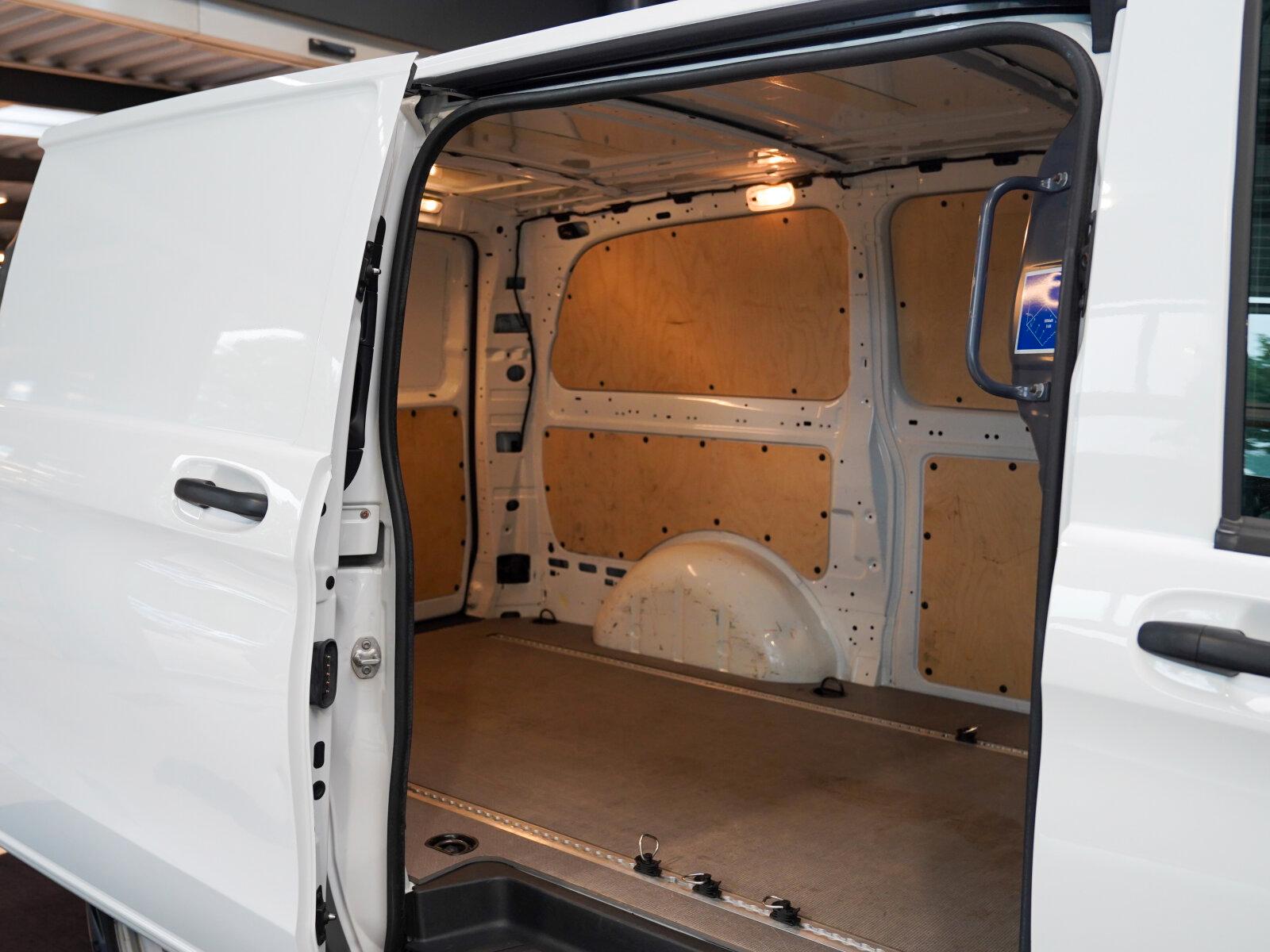 Mercedes-Benz Vito Kasten 119 CDI 4x4 lang Flügeltüren AHK LED