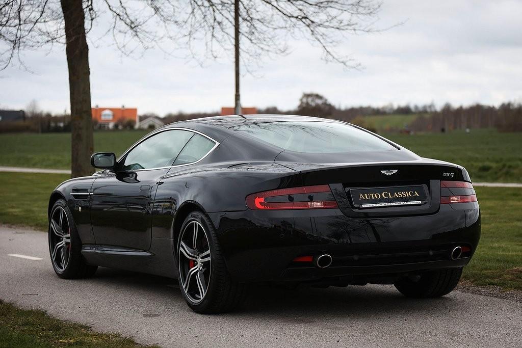 Aston Martin DB9
