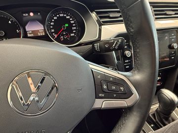 Volkswagen Passat BusinessR.Kamera1.HdCarPlaySHZ V+H
