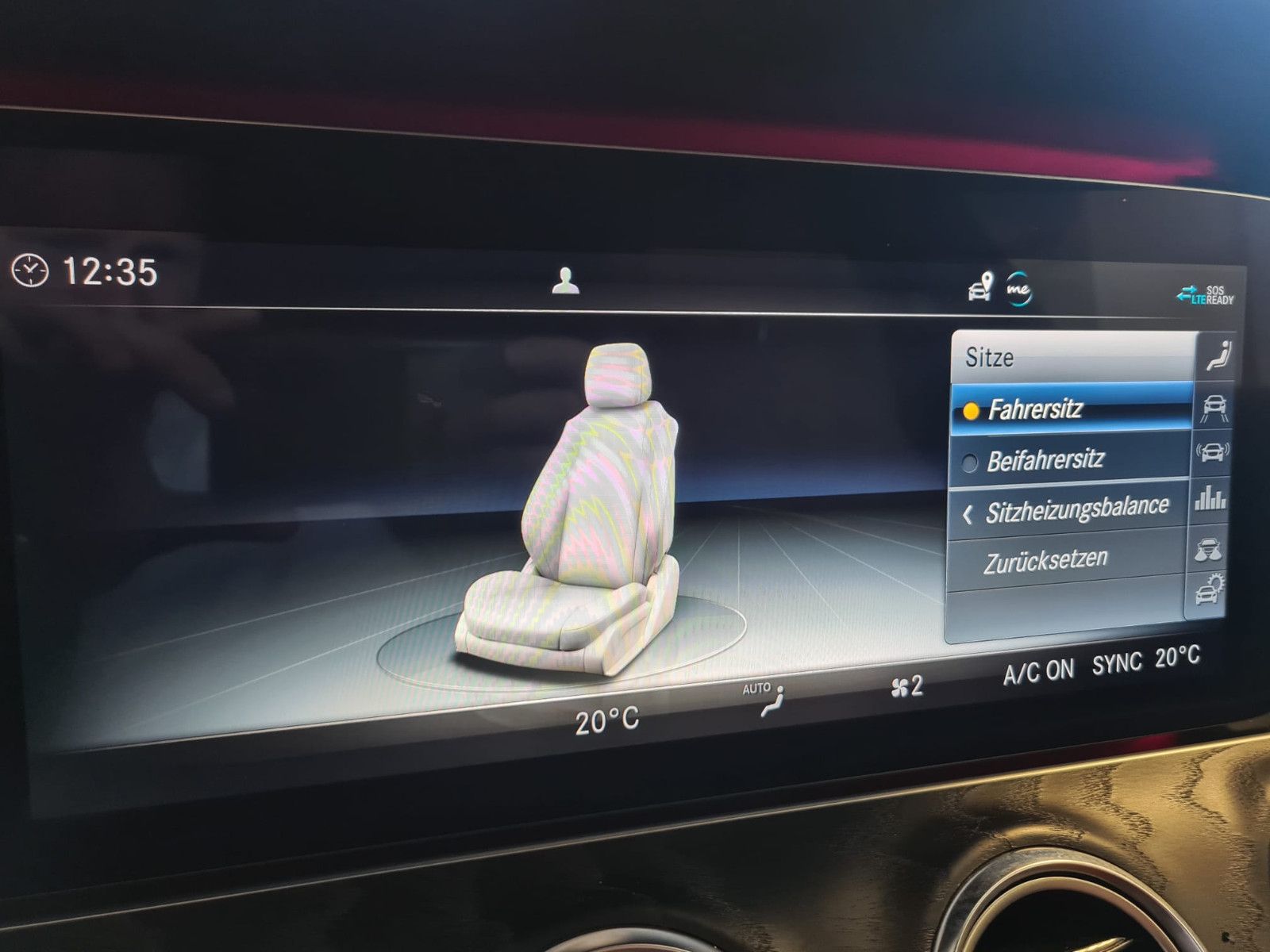 Fahrzeugabbildung Mercedes-Benz E 400 T-Modell 4Matic/ Multibeam / AHK / AMG