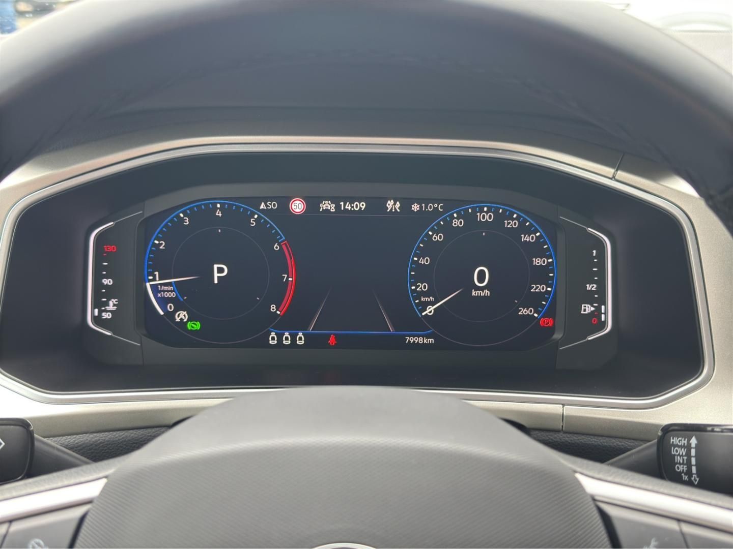 Fahrzeugabbildung Volkswagen T-ROC MOVE MOVE 1.5l TSI,DSG,AHK,RFK,Navi,LED,AC
