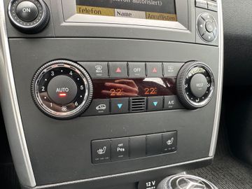 Fahrzeugabbildung Mercedes-Benz B 200 SportsTourer*Bi-Xenon*PDC*1Hand*Scheckheft