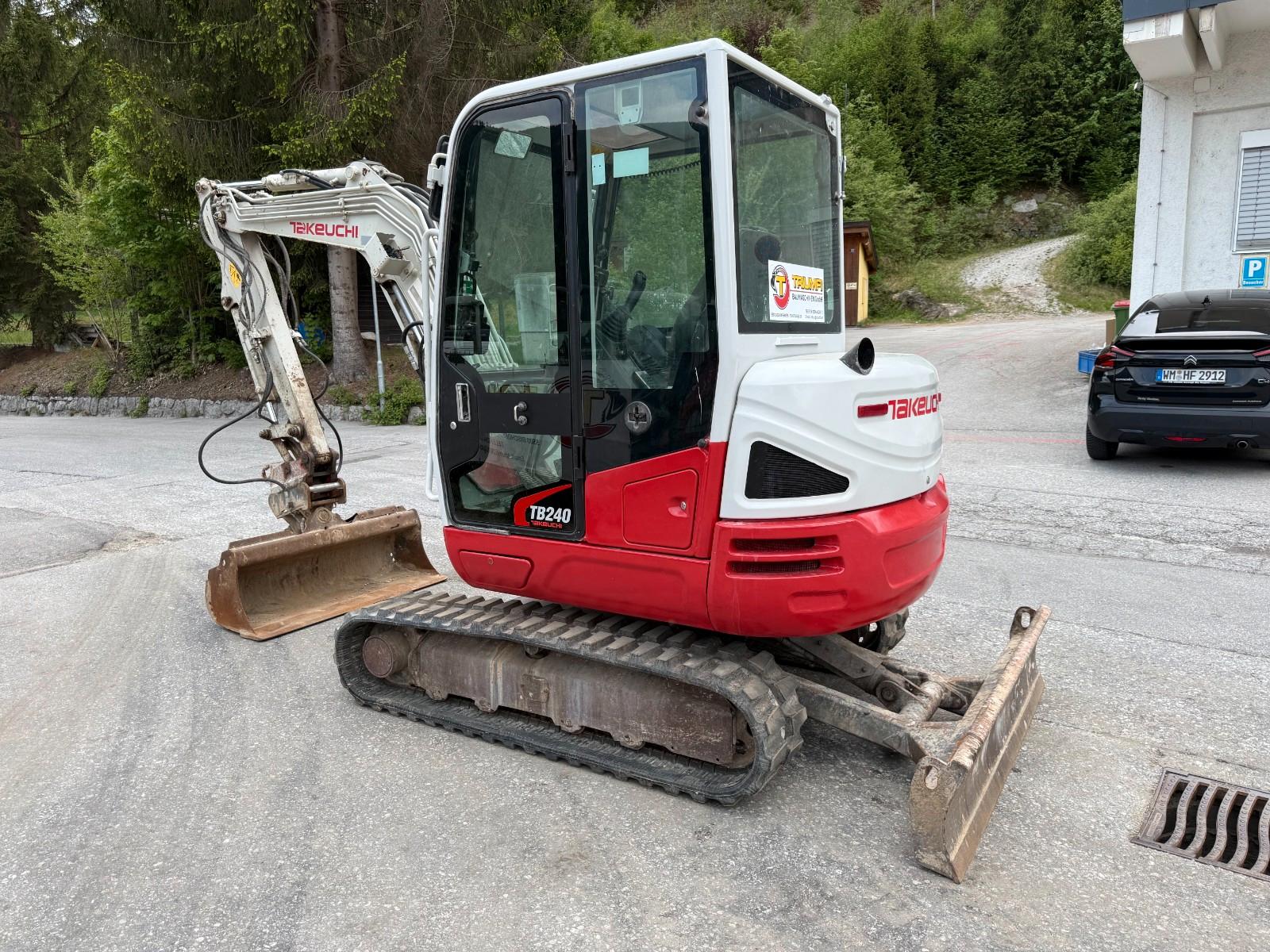 Takeuchi TB240